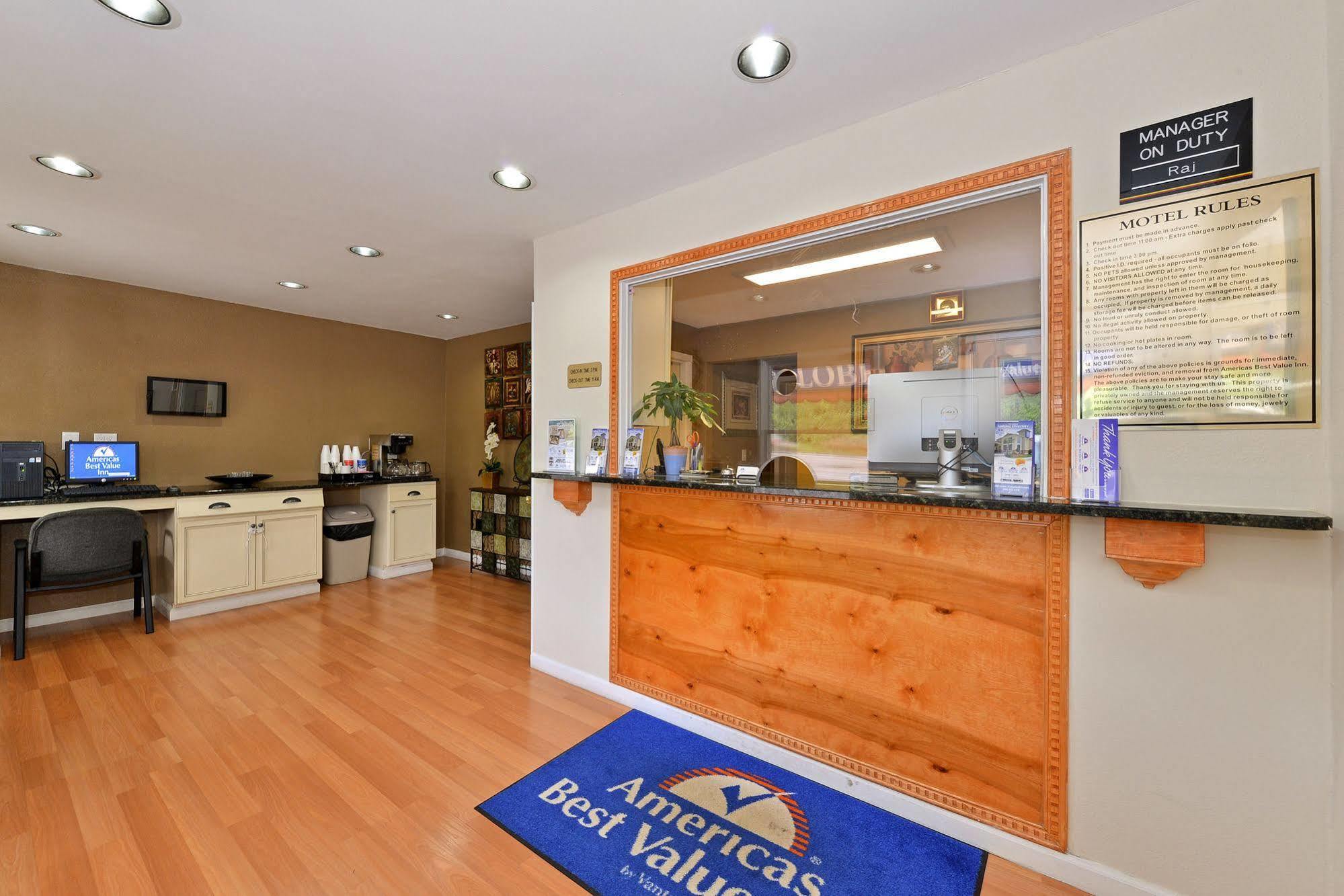 Americas Best Value Inn Near Downtown Nashville Zewnętrze zdjęcie